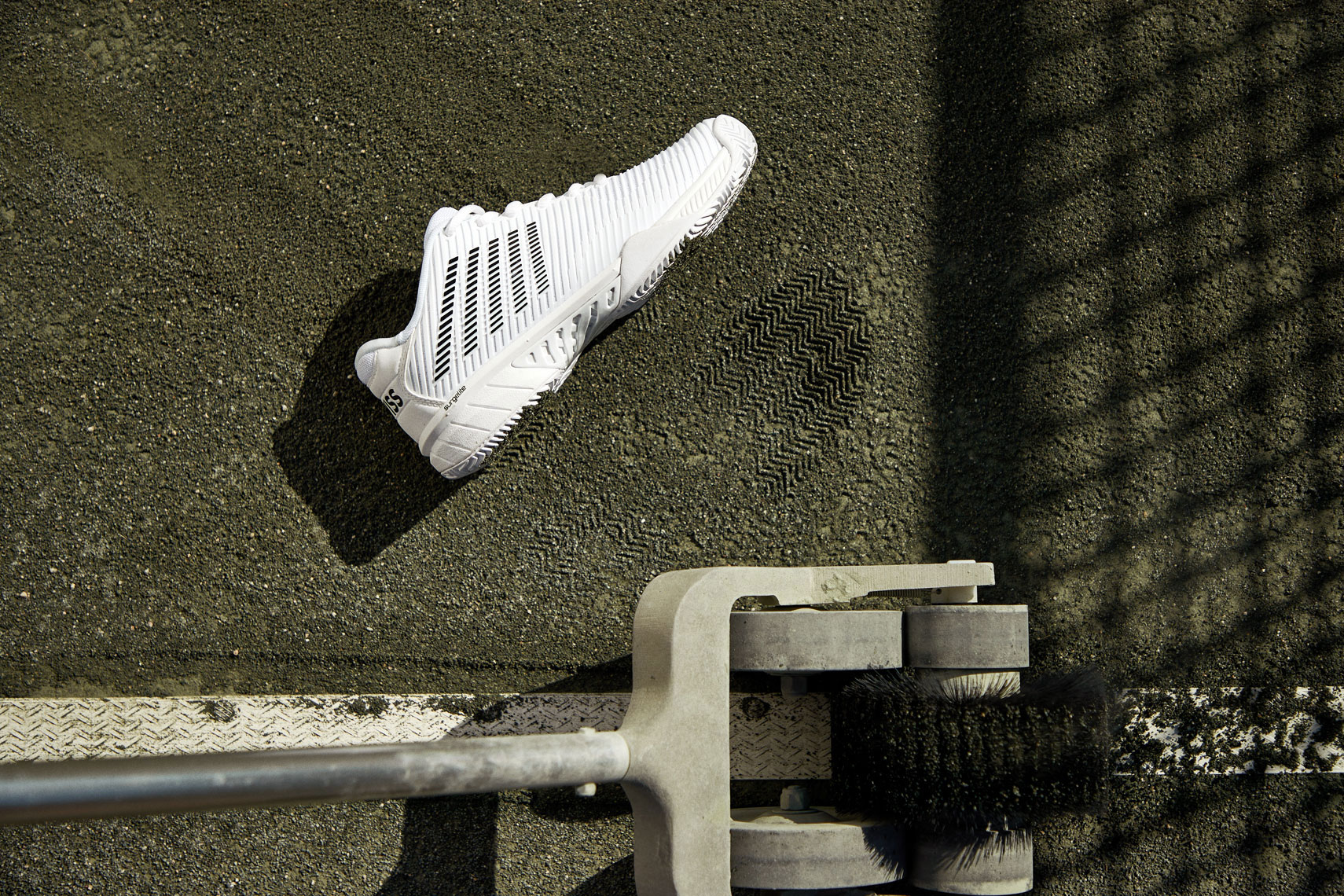 22_124-KSwiss_Electrified_Midnight-Dream_court3274